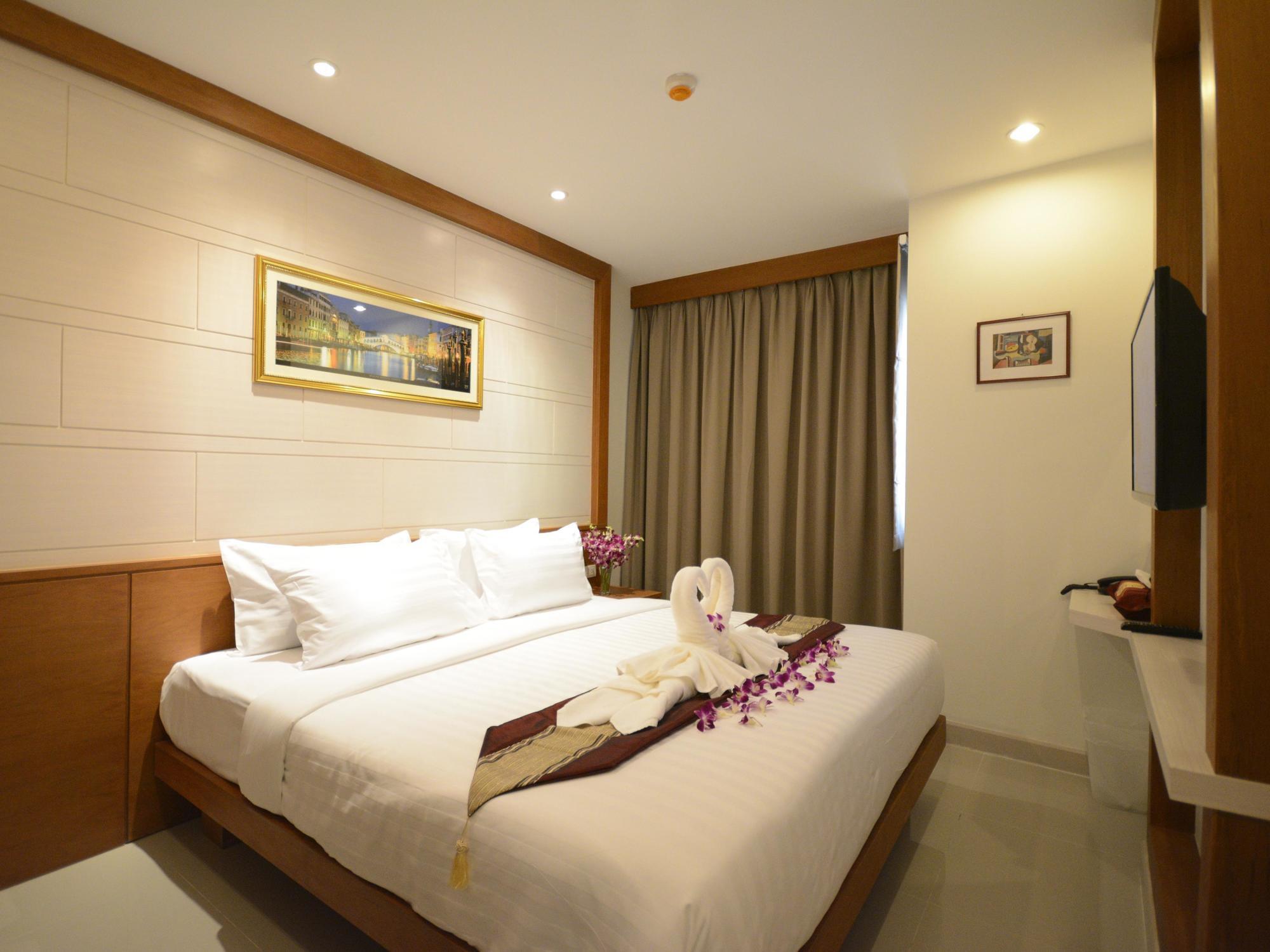The Patong Center Hotel Exterior foto