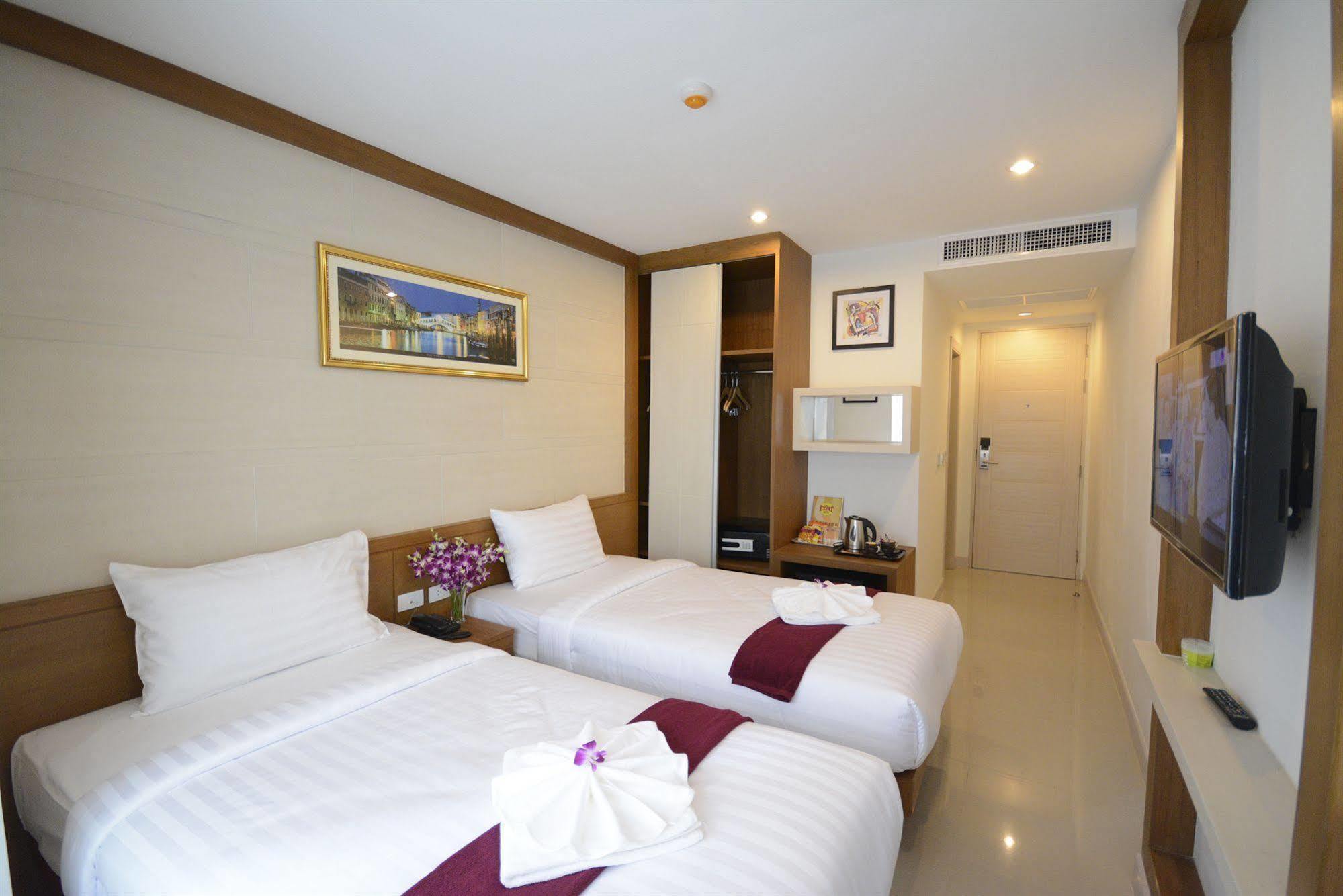 The Patong Center Hotel Exterior foto