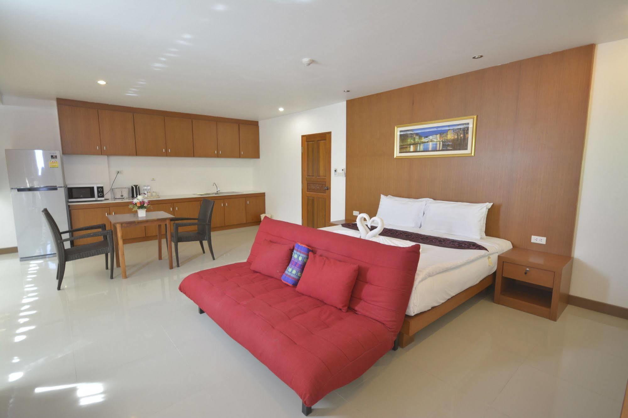 The Patong Center Hotel Exterior foto